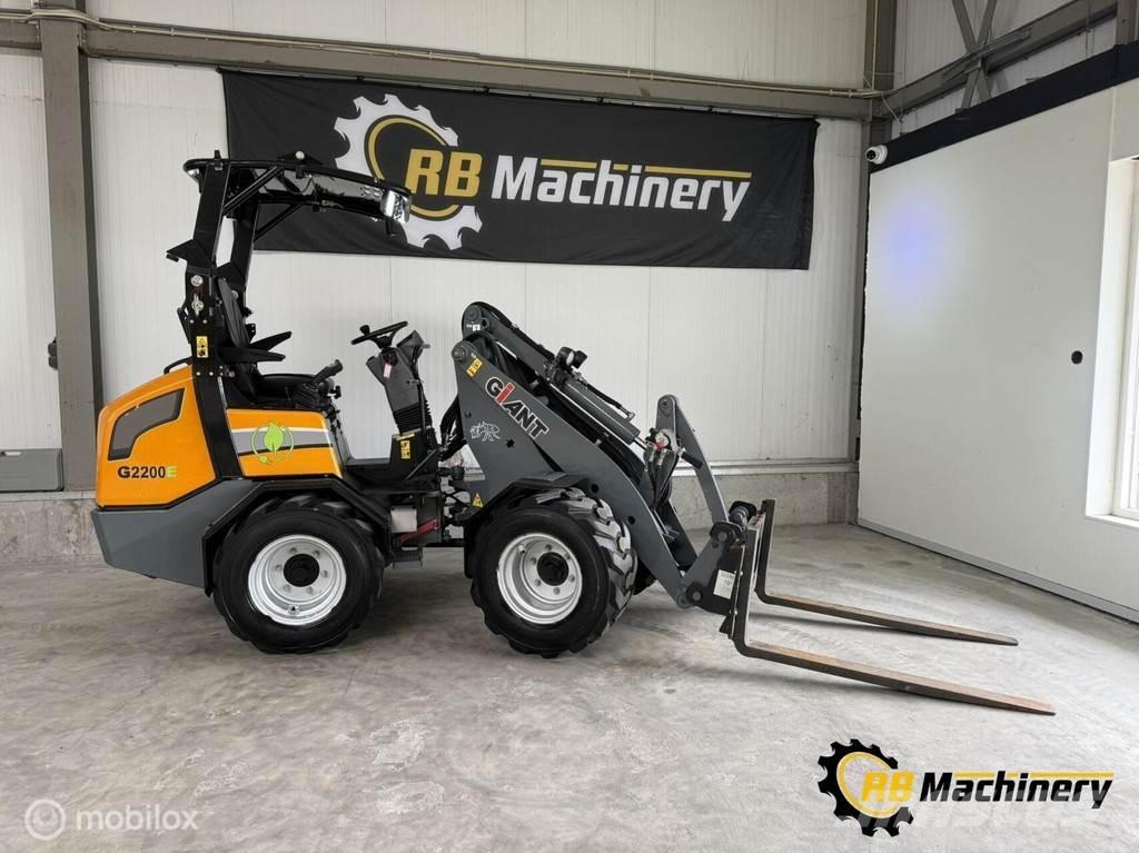 GiANT G2200E Radlader