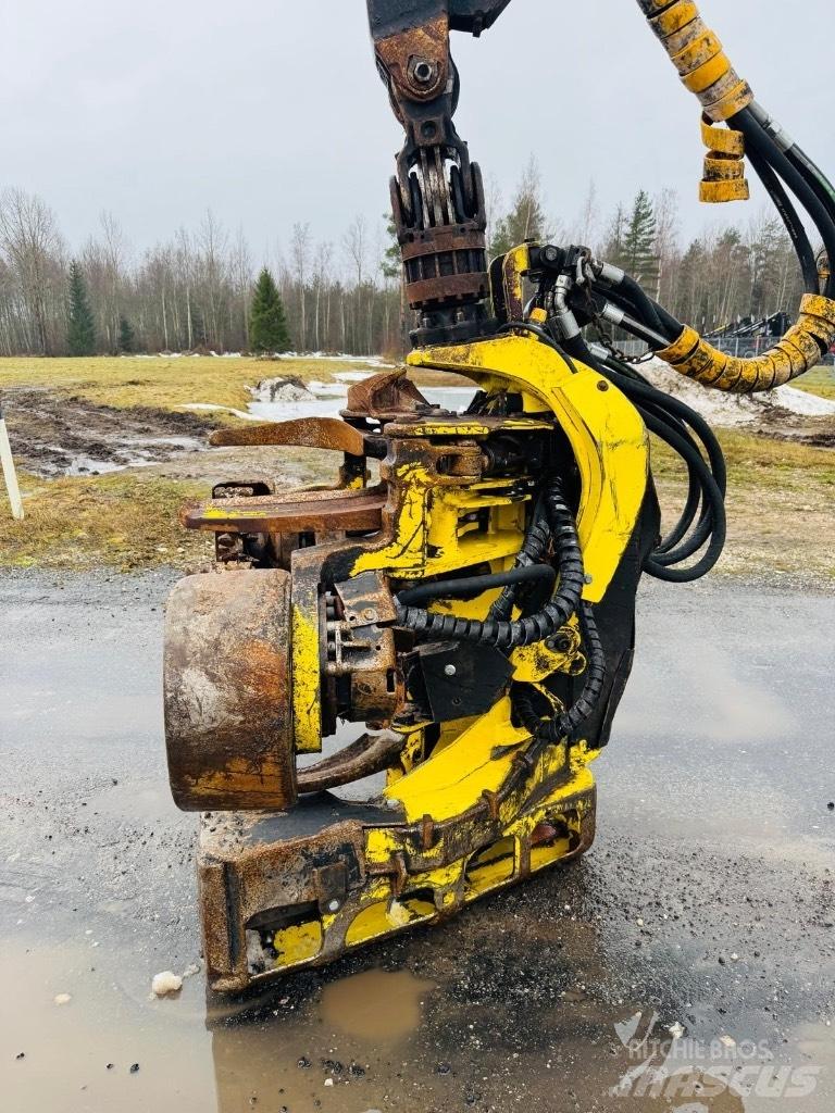 John Deere 1270E Harvester