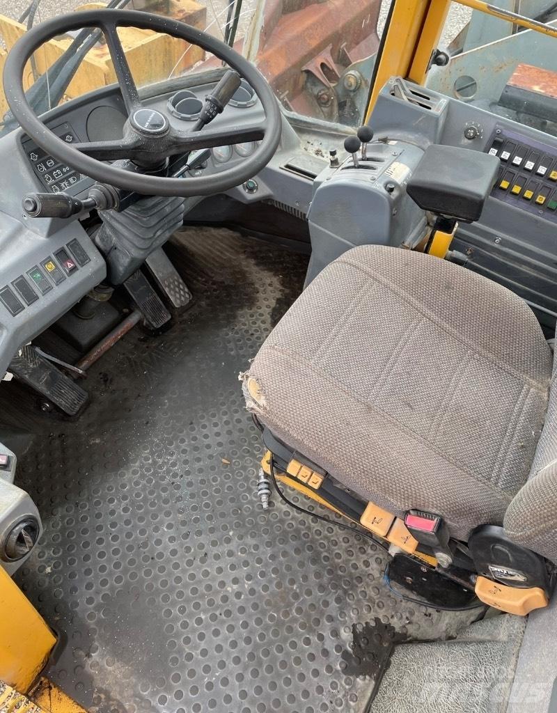 Volvo L120C Radlader