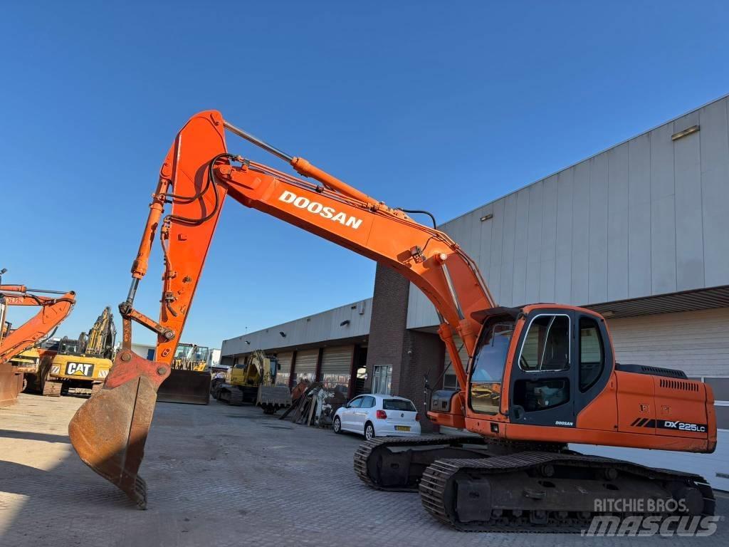 Doosan DX225LC Raupenbagger
