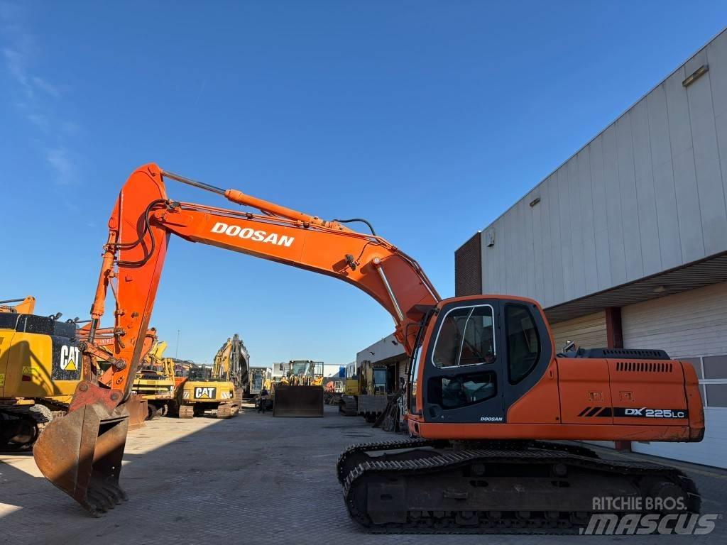 Doosan DX255LC Raupenbagger
