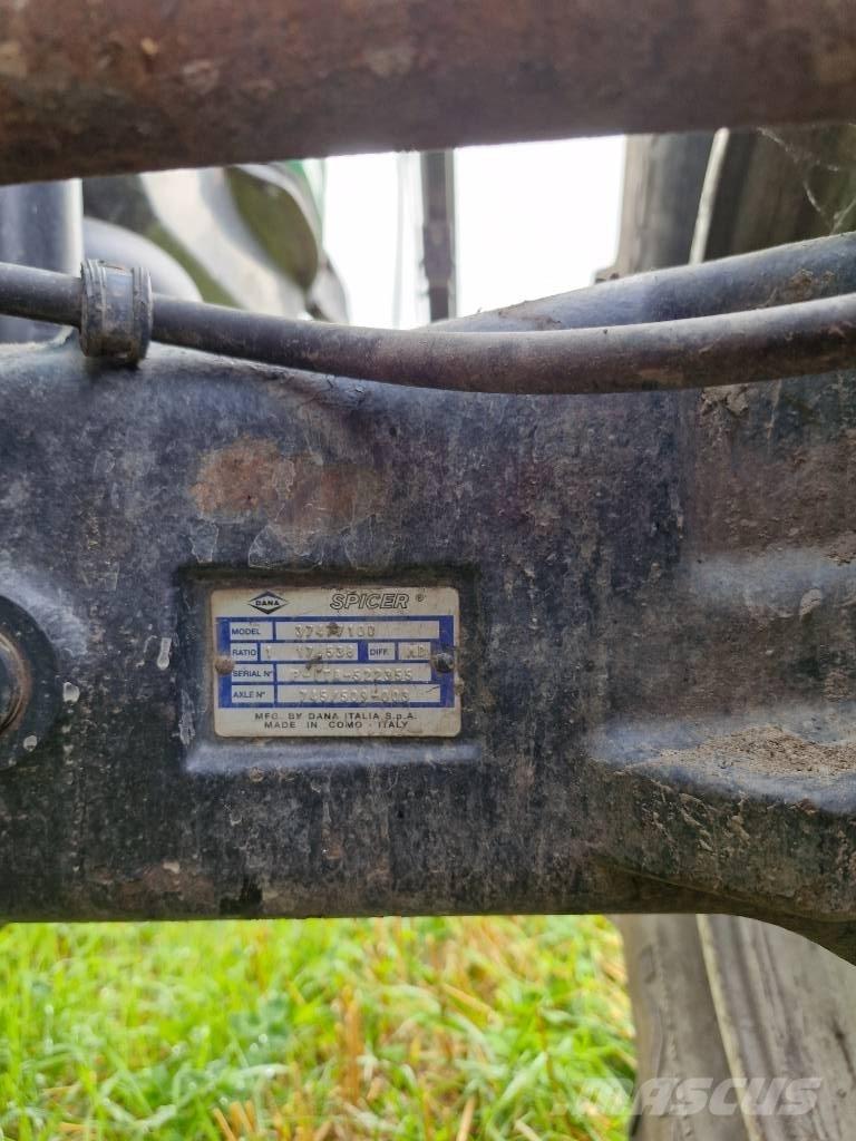 Valtra T 182 Versu Traktoren