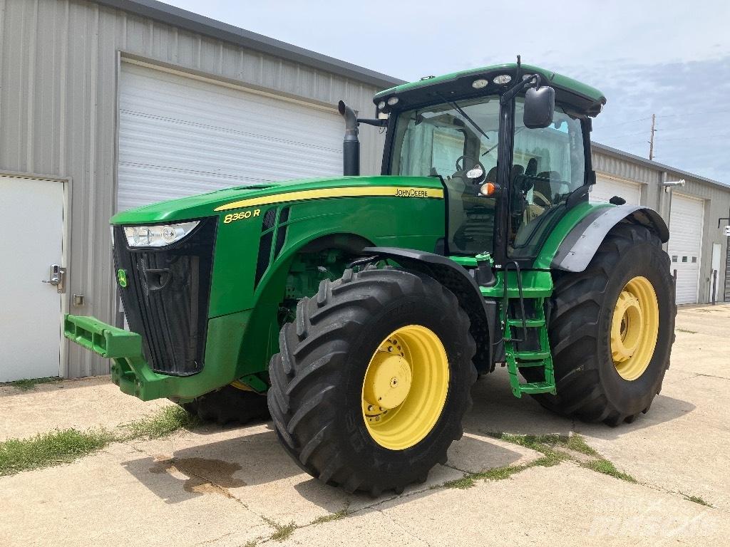 John Deere 8360 R Traktoren