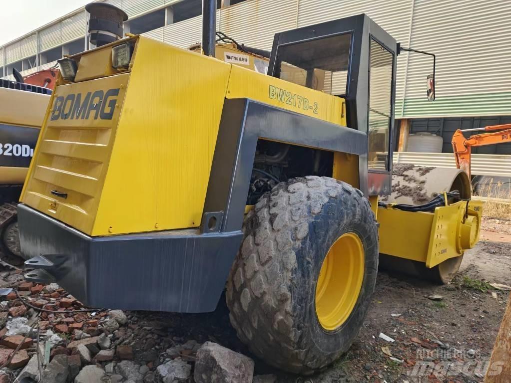 Bomag BW 217 D-2 Walzenzüge