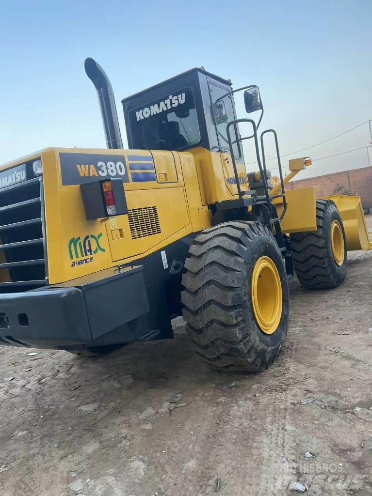 Komatsu WA 380 Radlader