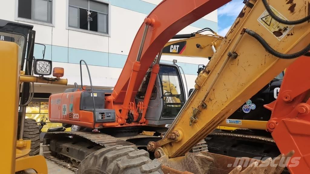 Hitachi EX 200-5 Raupenbagger
