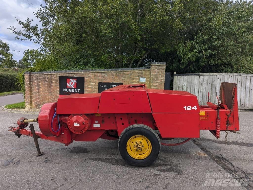 Massey Ferguson 124 Quaderpressen