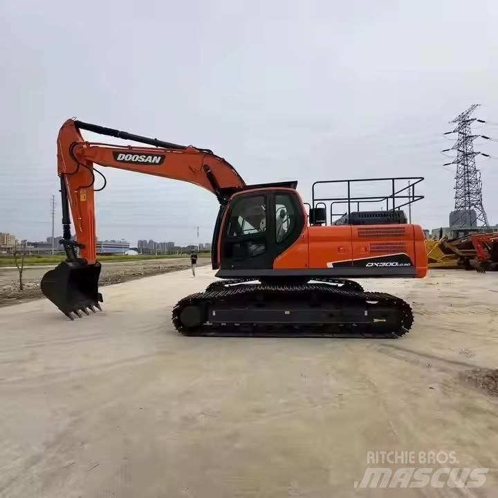 Doosan DX300LC Raupenbagger