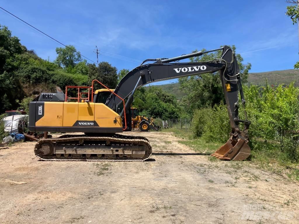 Volvo EC 220 E Raupenbagger