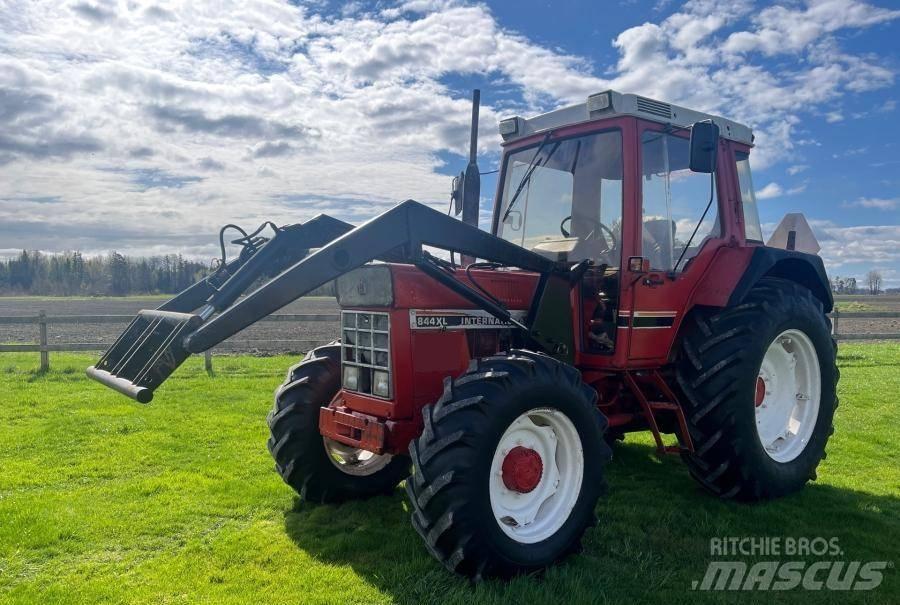 Case IH 844 XL Traktoren
