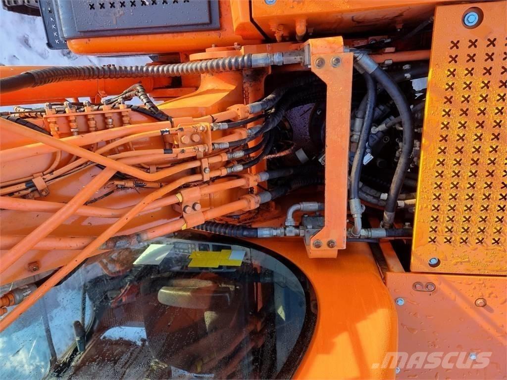 Doosan DX 225 LC Raupenbagger