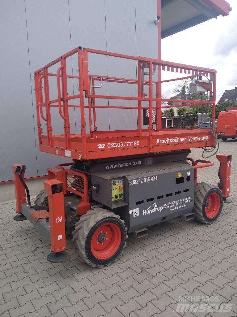 SkyJack SJ 6832 RTE Scheren-Arbeitsbühnen