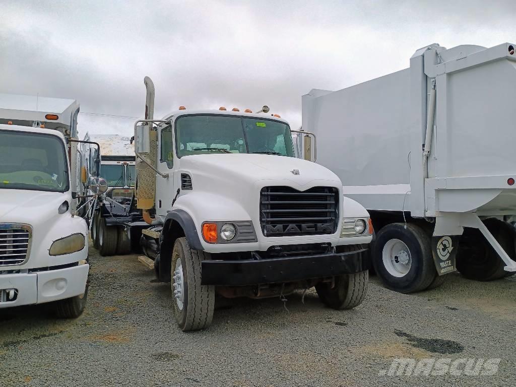 Mack CV 713 Absetzkipper