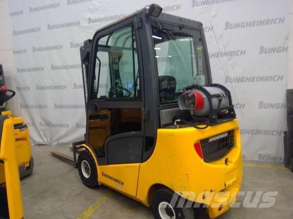 Jungheinrich TFG 320 LPG heftrucks