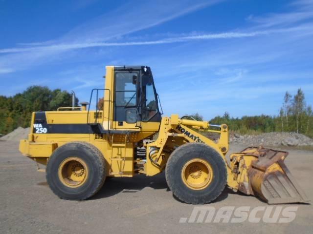Komatsu WA 250 Radlader