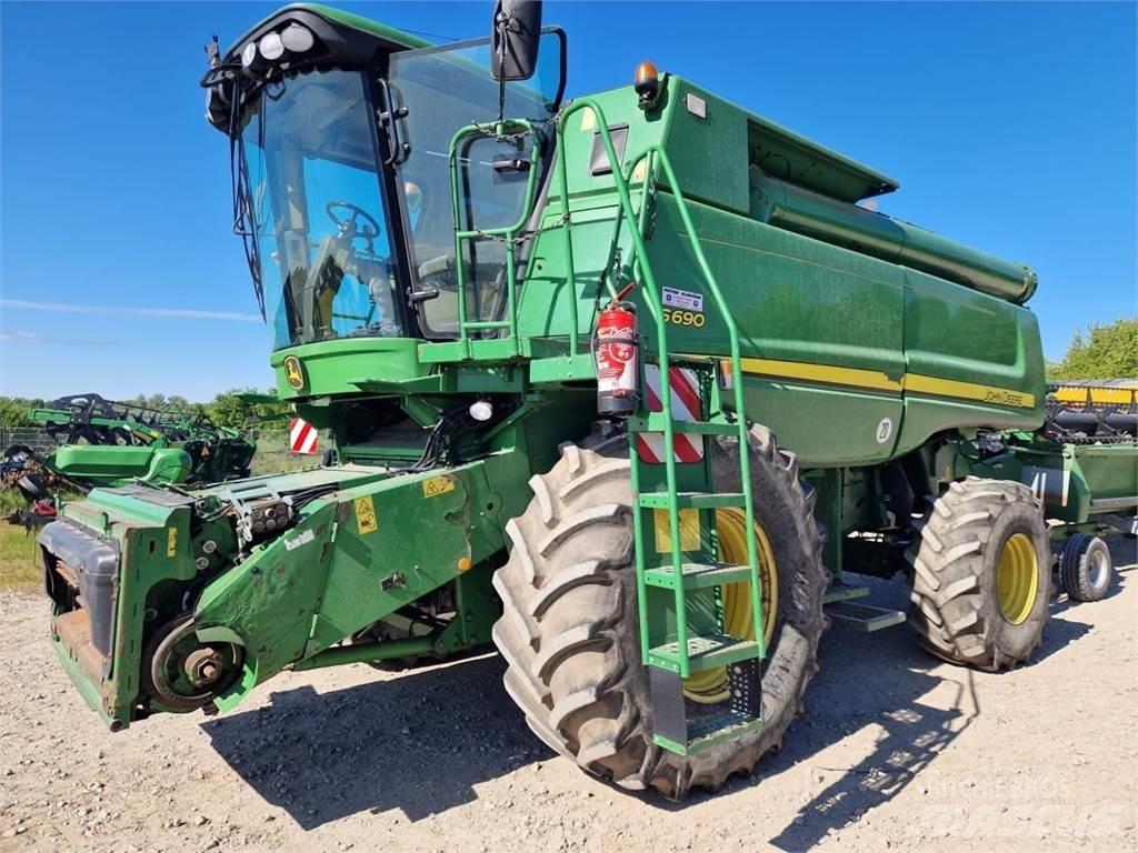 John Deere S690 Mähdrescher