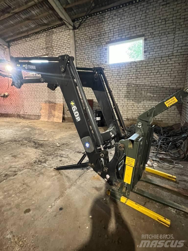 CLAAS Axion 840 Traktoren