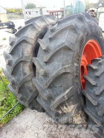  Pneus 420/85R30 Reifen