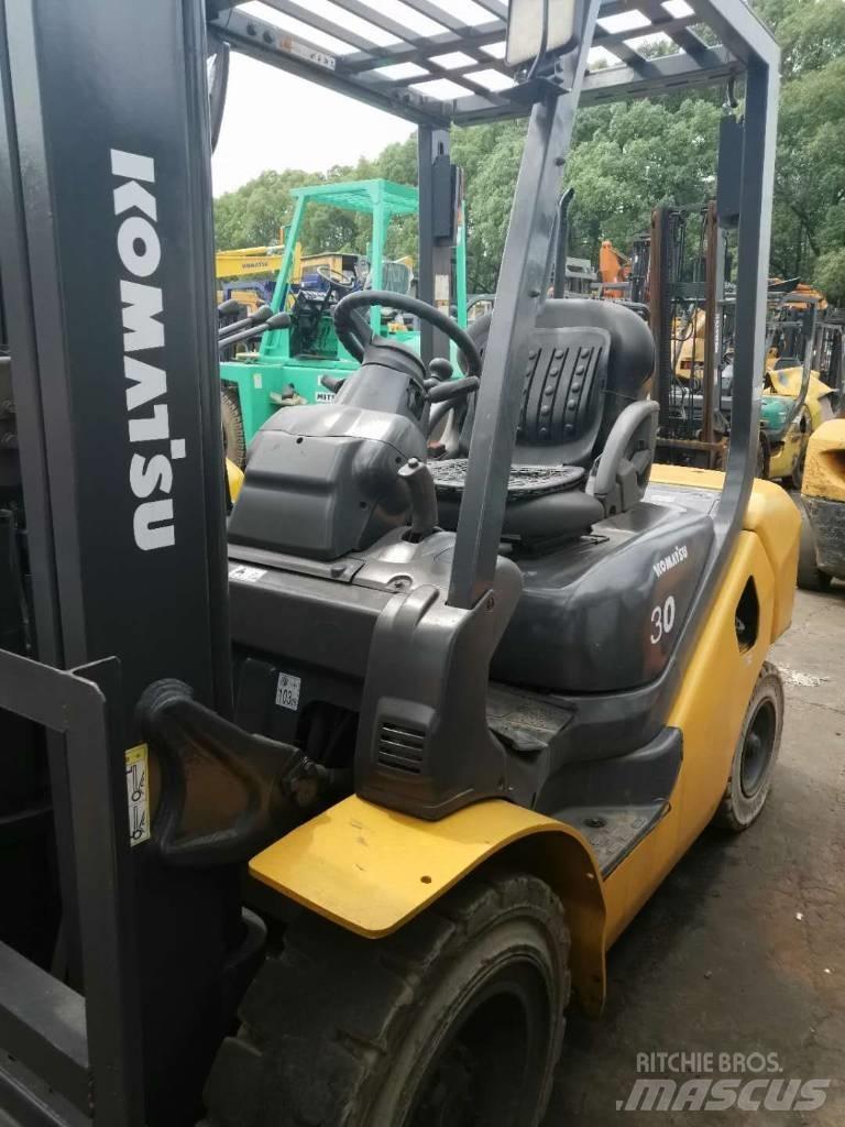 Komatsu 30 Teleskoplader