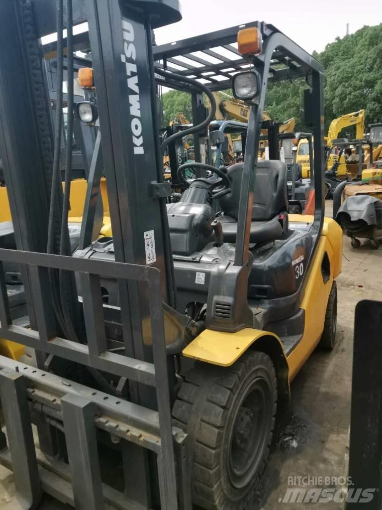 Komatsu 30 Teleskoplader