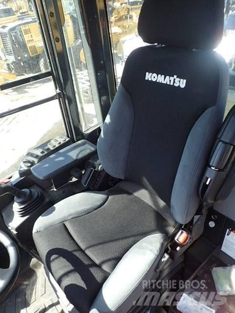 Komatsu WA320-8 Radlader