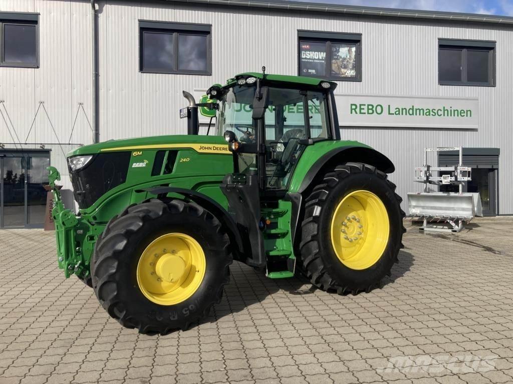 John Deere 6M240 Traktoren