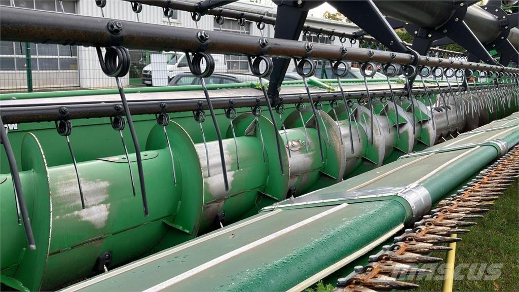 John Deere S680 Mähdrescher