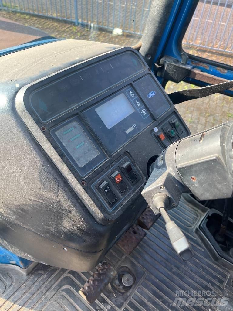Ford 8210 III Traktoren