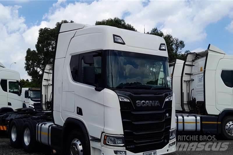 Scania R560 Andere Fahrzeuge