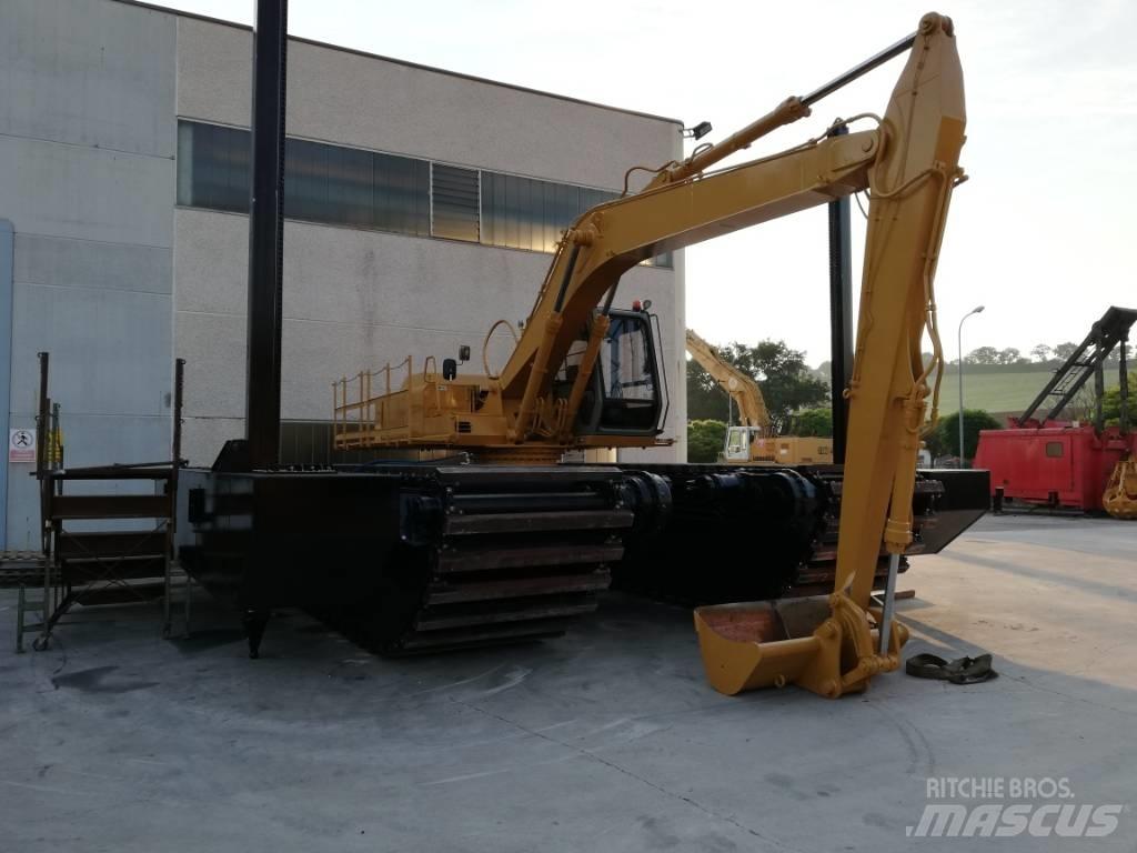 Hitachi MA 125 Amphibienbagger