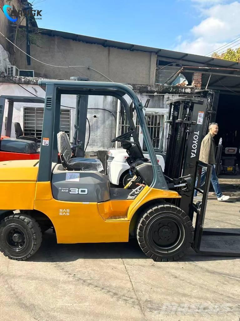 Toyota 7 FDN 30 Diesel heftrucks