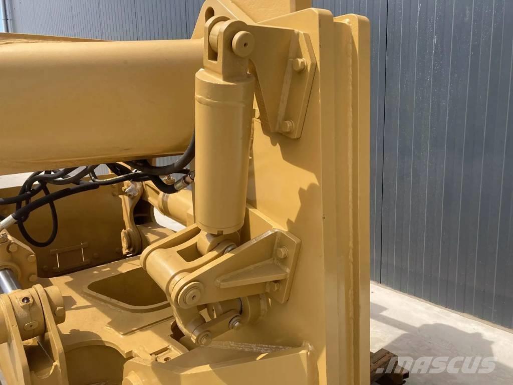 CAT D8R Aufreisser