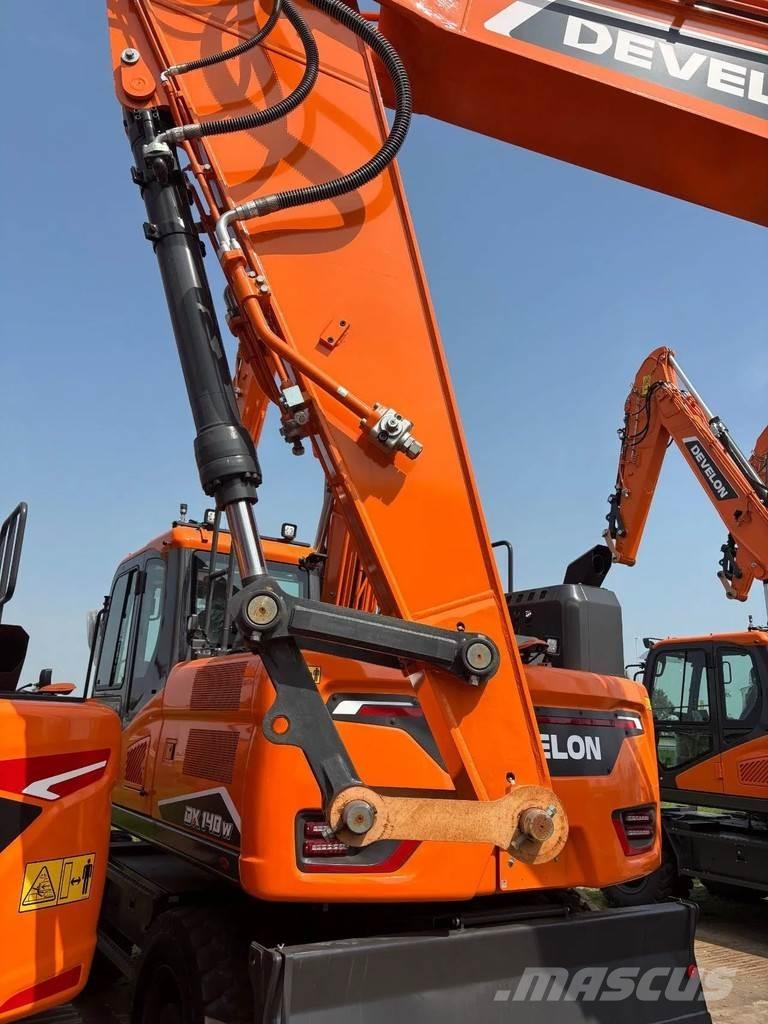 Develon DX255LC-7 Raupenbagger