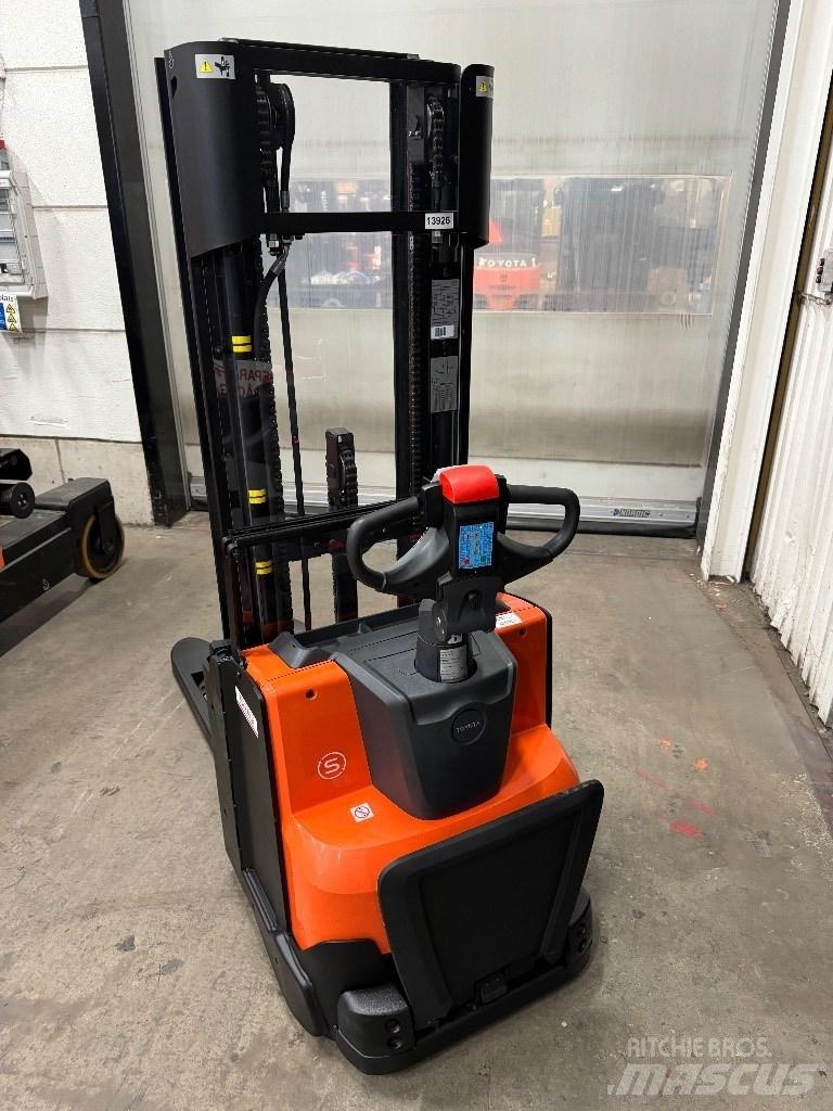 Toyota SWE140L Deichselstapler