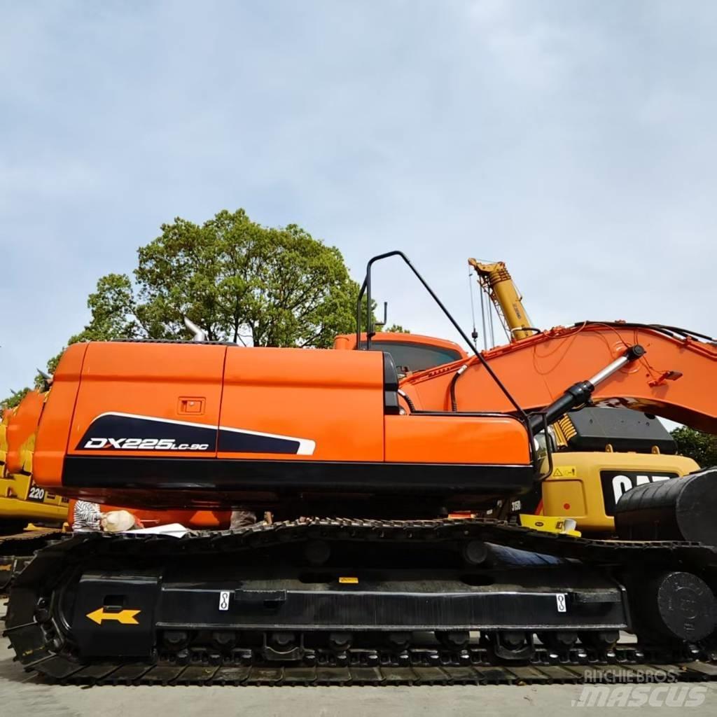 Doosan DX 225 LC Raupenbagger