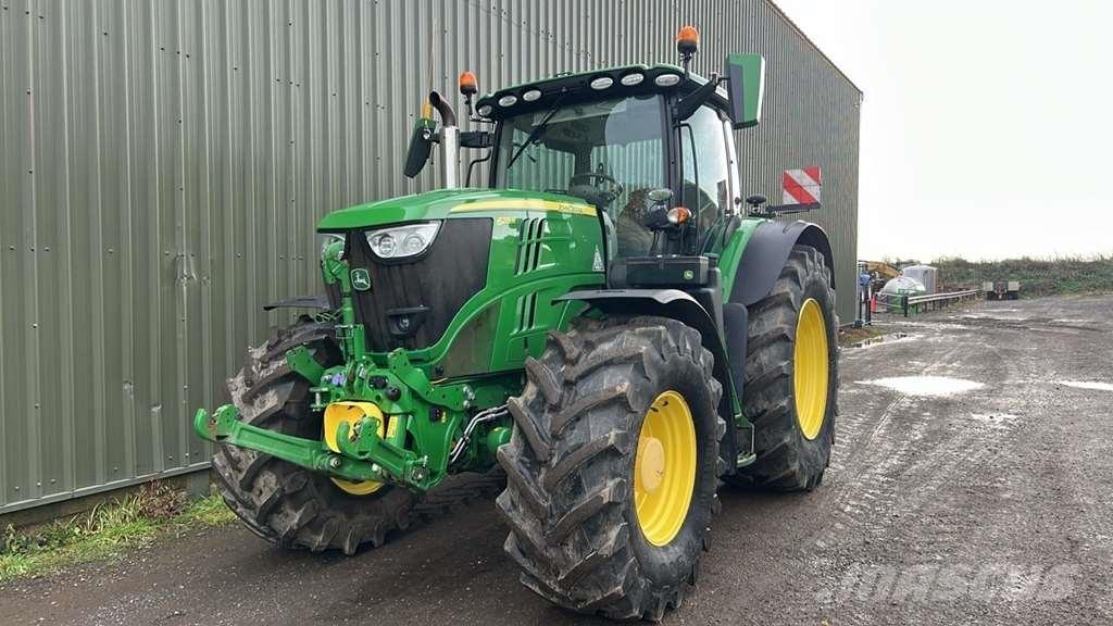 John Deere 6215R Traktoren