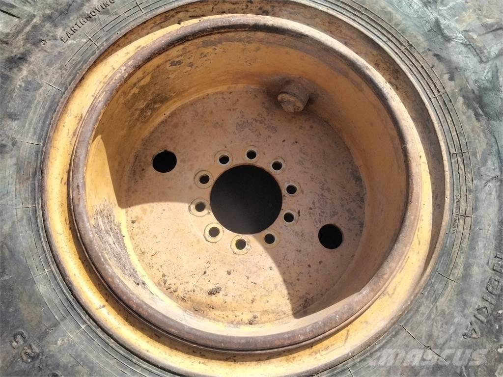 Rottne 2004 14-25 Reifen