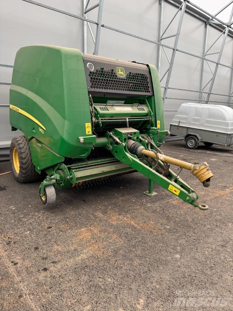 John Deere 960 Rundballenpressen