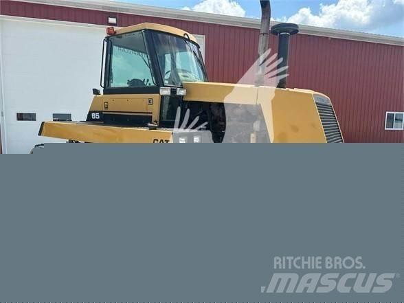 CAT CH65 Traktoren