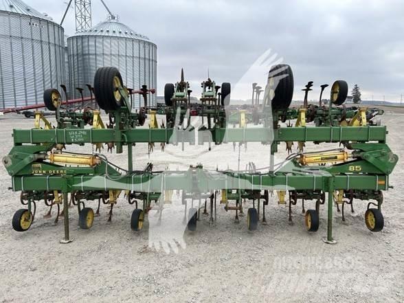 John Deere 85 Hackfruchtkultivator