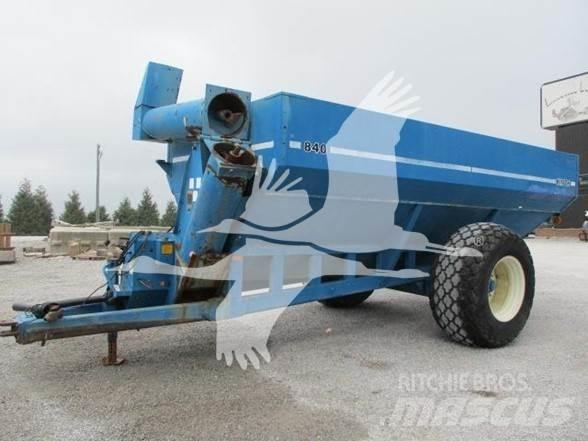 Kinze 840 Getreideanhänger