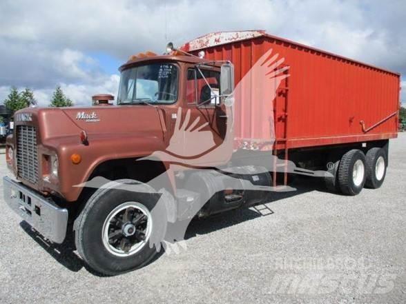 Mack R686ST Sonstige Baumaschinen