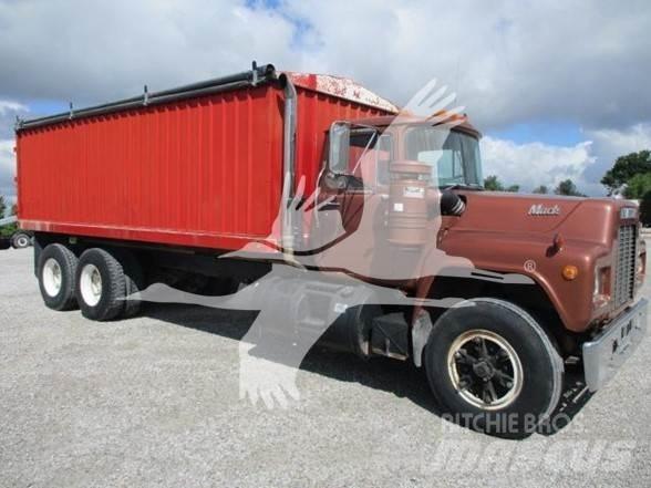 Mack R686ST Sonstige Baumaschinen
