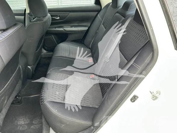 Nissan ALTIMA PKWs