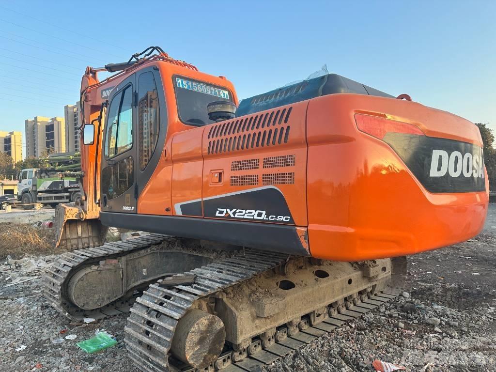 Doosan DX220LC-9 Raupenbagger