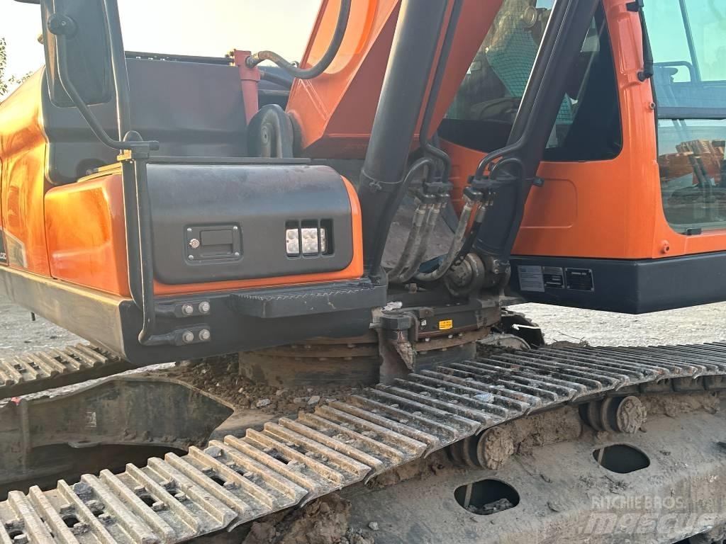 Doosan DX220LC-9 Raupenbagger