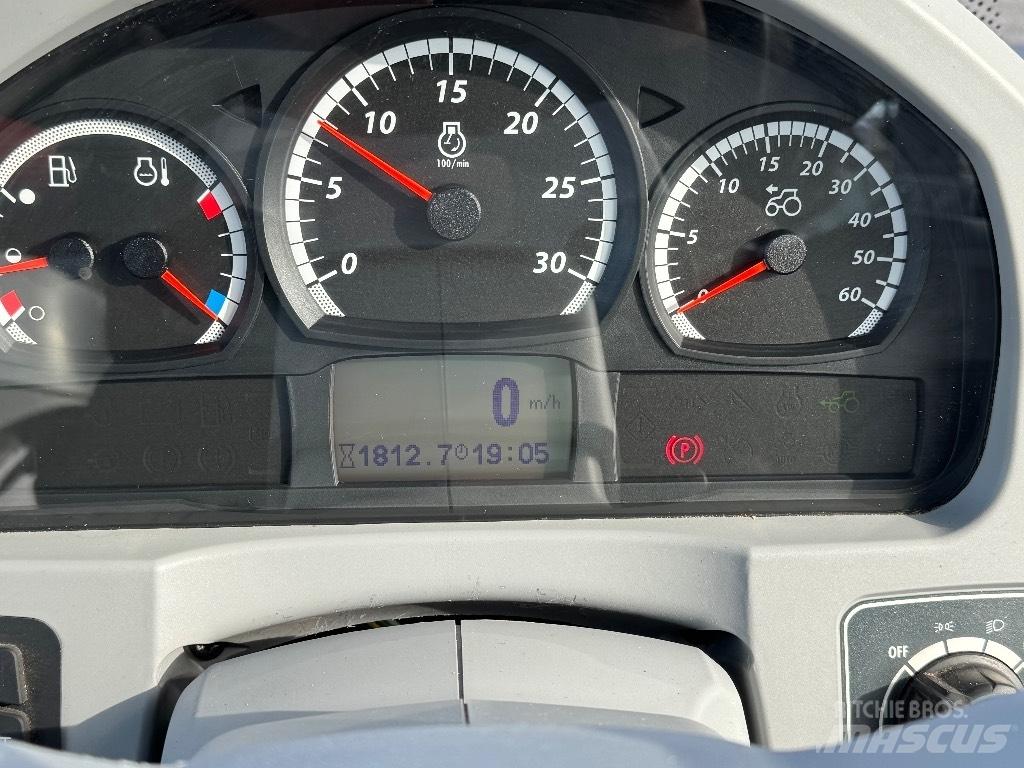 Valtra N 124 Traktoren