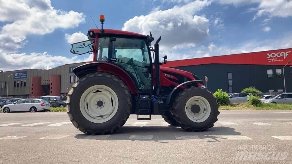 Valtra A105MH4 Traktoren