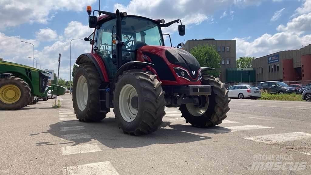 Valtra A105MH4 Traktoren