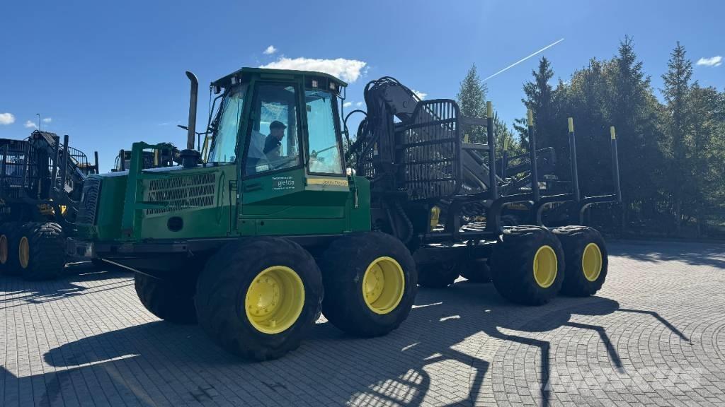 John Deere 1110 D Forwarder